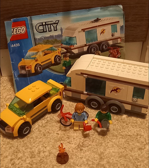 Lego City 4435.Car and Caravan