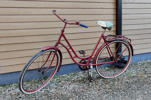 Vanhoja polkupyöriä 2 kpl
