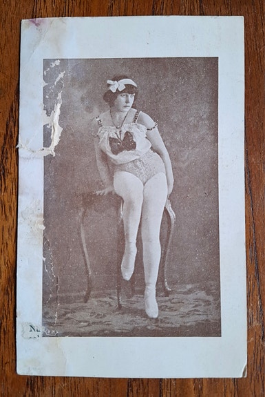 Vintage kulkematon postikortti Elvira Bono (1910-luku)