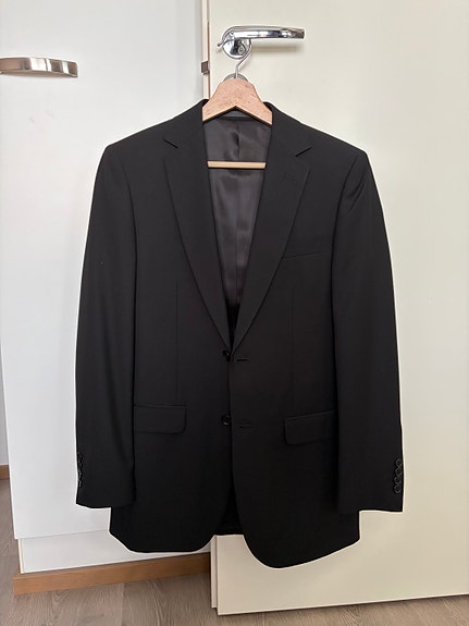 Miesten puku musta 42