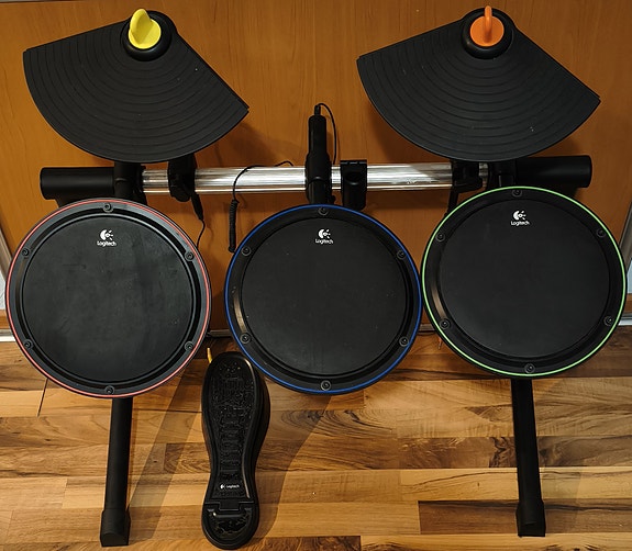 Guitar Hero, Logitech Wireless Drum Controller