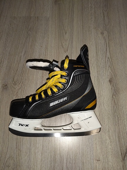 Bauer supreme one20 luistimet, lätkäkassi ja kypärä