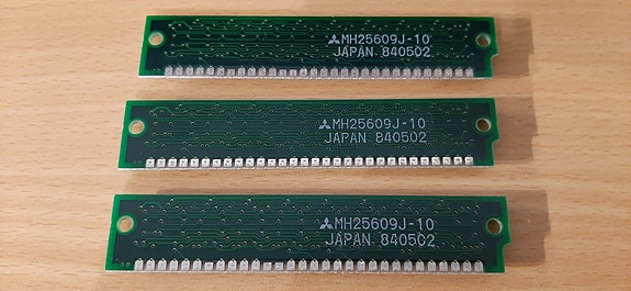 30-pin SIMM muistia (286 / 386 / 486) - Samsung & Mitsubishi