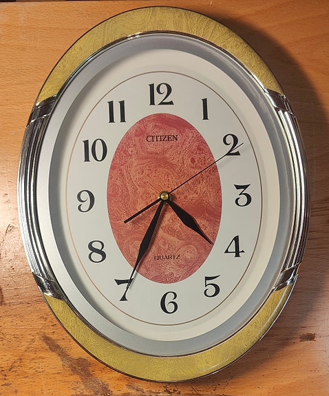 Citizen Quartz seinäkello