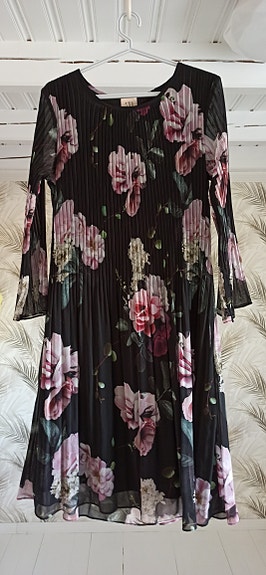 Pliseerattu mekko