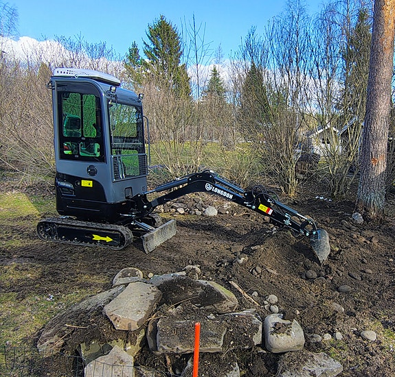 Vuokrataan 1.8T minikaivuri.