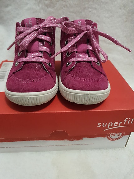 Superfit tytöille tennarit koko 22 pinkki