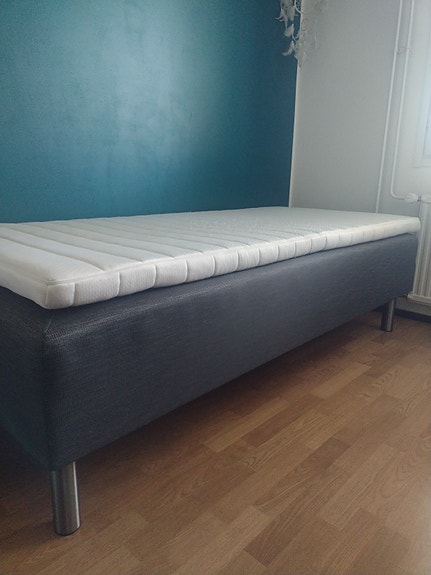 Sänky 90 leveä+sijauspatja