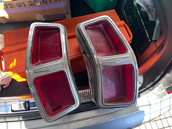 -73 Chrysler Newport takavalot