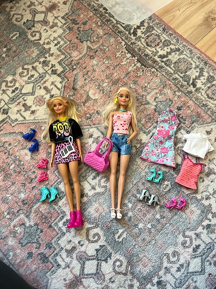Barbie nuket ja vaatteet