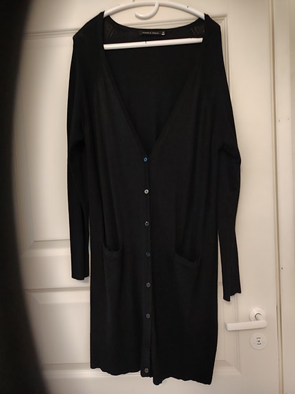 Musta pitkä neuletakki XL 15€