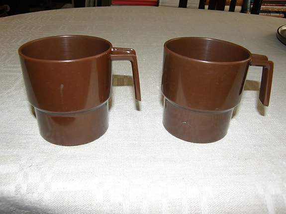 2 kpl, Sarvis mukit / kupit, tummanruskeat, malli 810