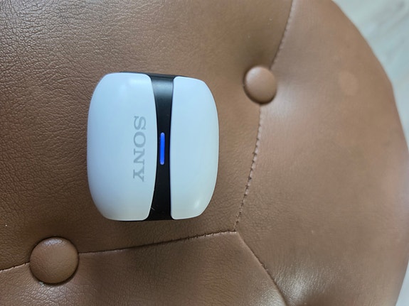 SONY langattomat nappikuulokeet.
