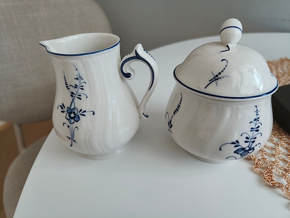 Villeroy & Boch kermakko ja sokerikko sinivalkoinen