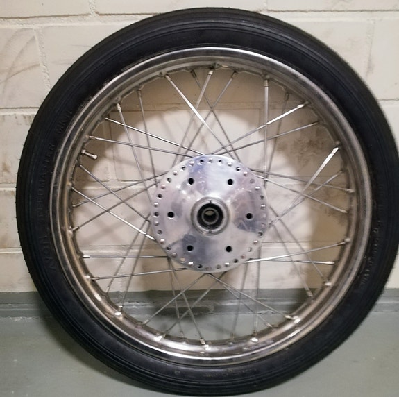 CHOPPER etupyörä 19", Uusi Avon Speedmaster + RST vanne , Harley, BSA, TRI