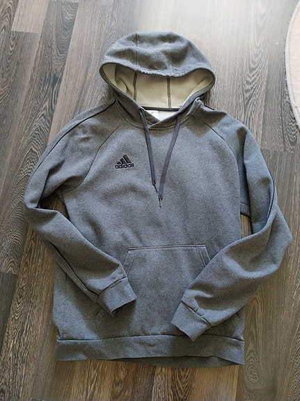Adidaksen huppari