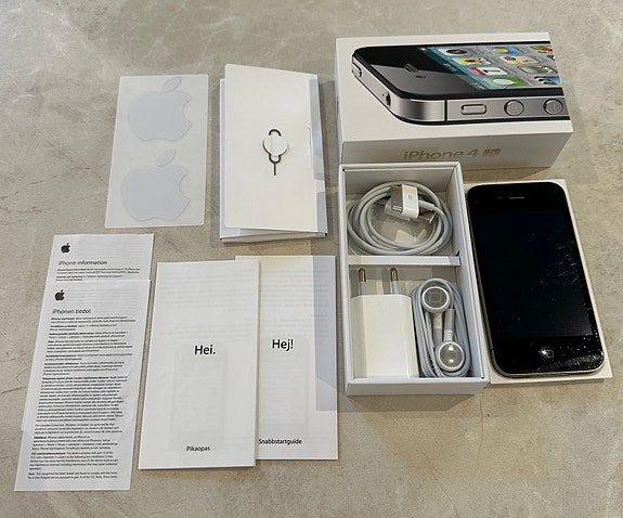 iPhone 4s 16GB Black – Täydellinen keräilysetti (Full Set /CIB)