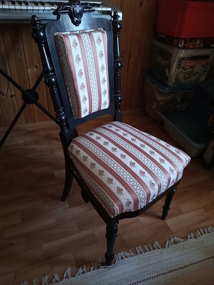Upea kunnostettu tuoli