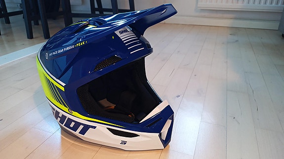 Shot motocross-kypärä Furious peak XL