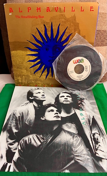 Kolme Aphavillen vinyyliä - 2 LP + 1 sinkku