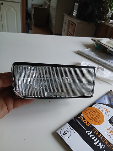 BMW E36 oikea uusi sumuvalo 19-1209-05-2