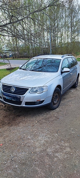 Auto osiksi. Kaikki on myynnissä. 2.0 diesel DSG  2012
