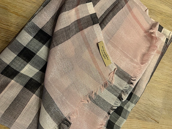 Burberry huivi – Ash Rose metallic (iso, ohut malli)