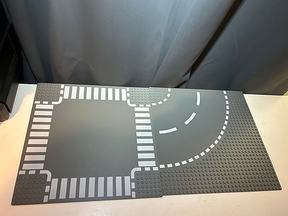 2 kpl Lego tie - alustoja
