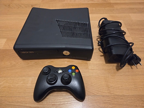 Xbox 360 S 250GB RGH-modattu