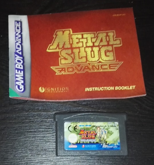Metal Slug GBA pelikasetti sekä ohjekirja
