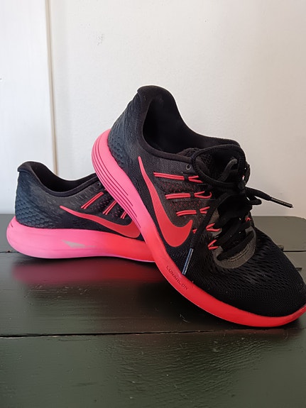 Nike Lunarglide 8 naisten juoksukengät koko 38 musta/punainen