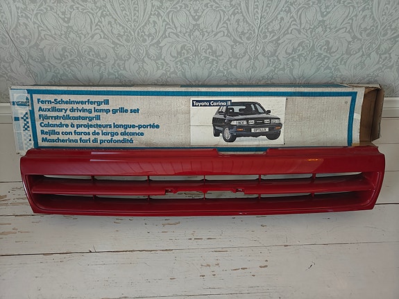 Toyota Carina 2 etusäleikkö