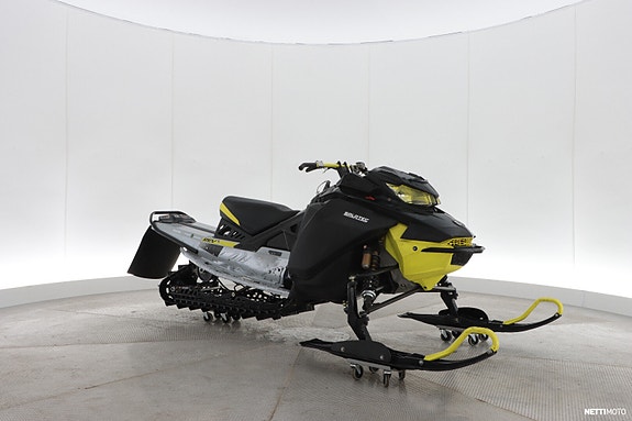 Ski-Doo RS