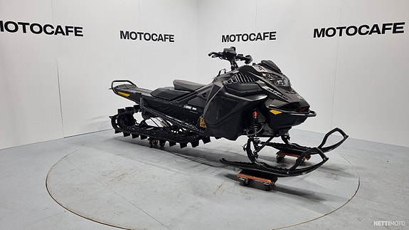 Ski-Doo Summit