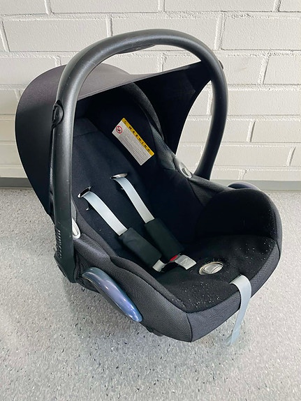 Maxi-Cosi turvakaukalo ja isofix telakka 0-13kg