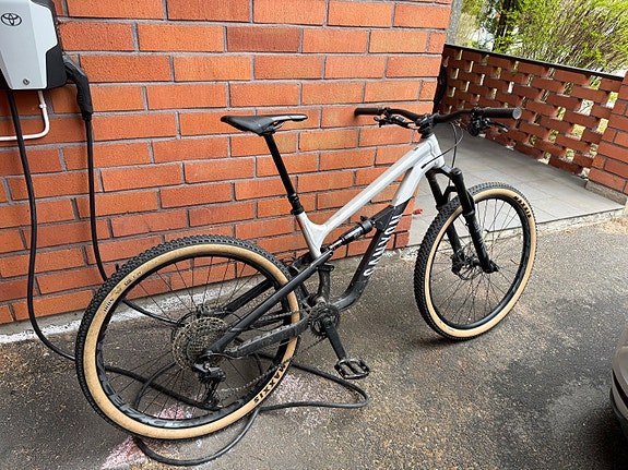 Canyon Spectral 125 AL 5 täysjousitettu maastopyörä 29" runko L