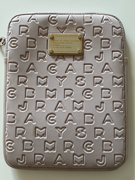Marc Jacobs iPad suojapussi