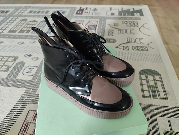 Minna Parikka Billy, 37-38