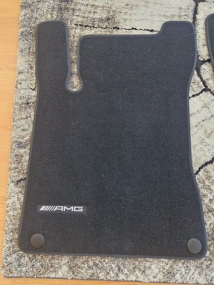 Mercedes AMG mustat kangasmatot