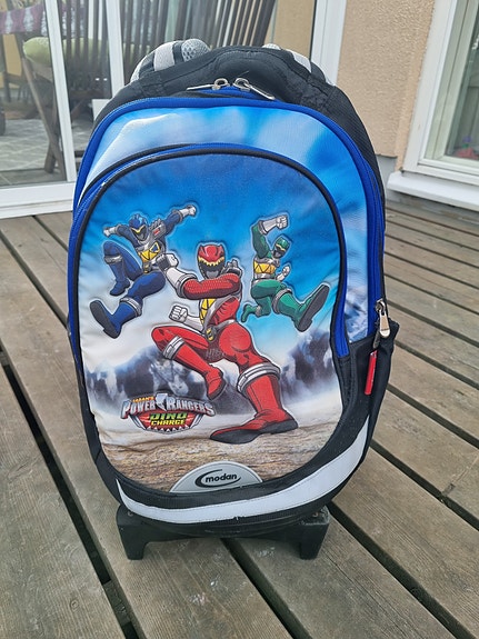 Lasten matkalaukku pyörillä / reppu ,  myös toinen