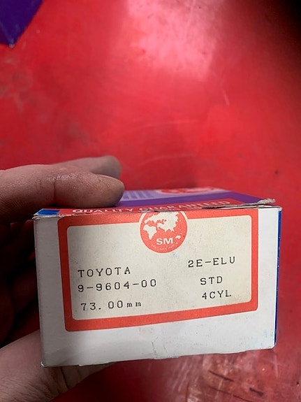 Toyota männänrengas sarja