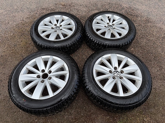 Vw 16” alkuperäisvanteet uudehkoilla nastoilla