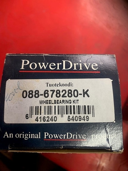 Ford takapyörän laakeri