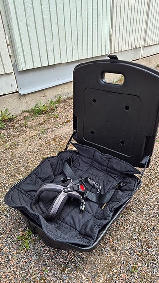 DoggySafe koiran turvaistuin Isofix kiinnikkeillä