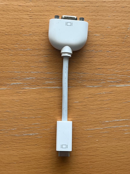 Apple Mini-DVI to VGA adapter