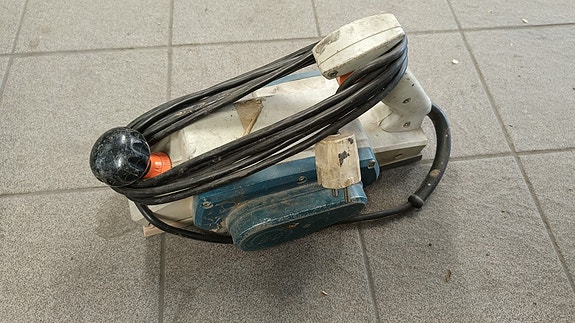 Black and decker sähköhöylä