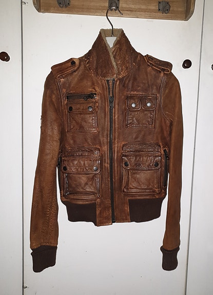 Superdry nahkatakki.