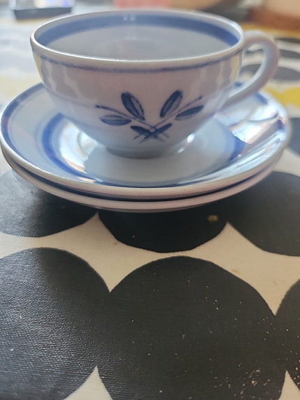 Arabia Blue Rose käsinmaalattu kahvikuppi ja lautaset