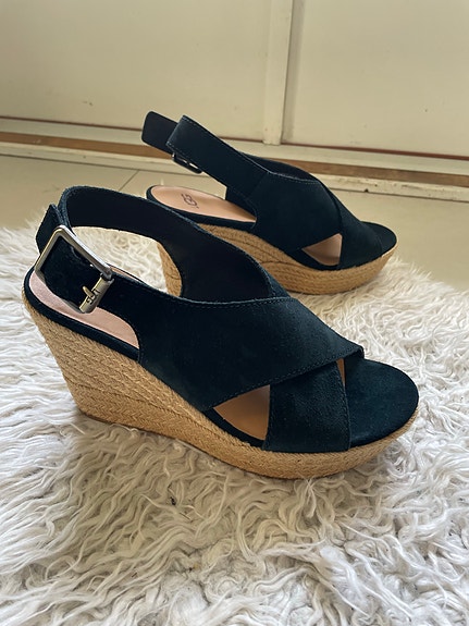 UGG kiilakorkosandaalit, 39