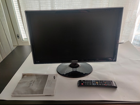 Samsung LCD TV/monitori 23” (T23B550EX) - hyvä mökki-TV!